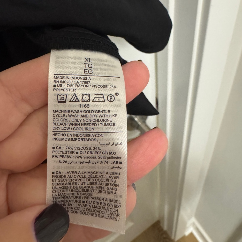 NWT Old Navy women’s button-down utility shirt in black size XL - Picture 3 of 8